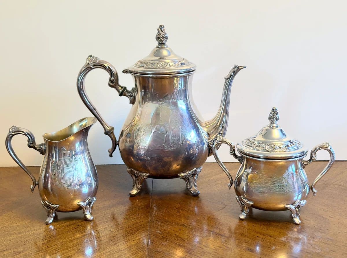Manchester Estate Auction - ALL ITEMS START AT $2 photo 9