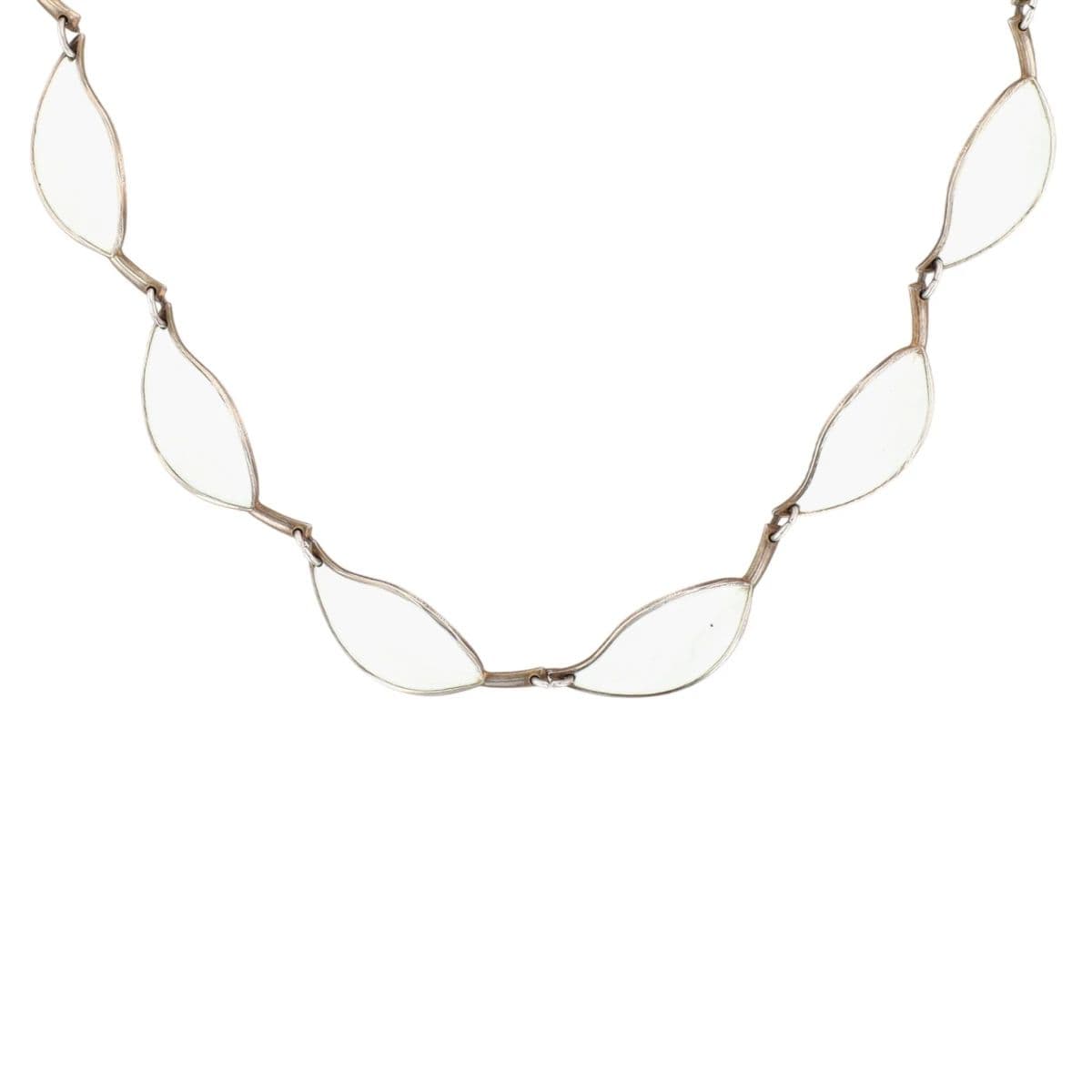 Decades & Destinations: Vintage Jewelry Auction - 10/8 photo 8
