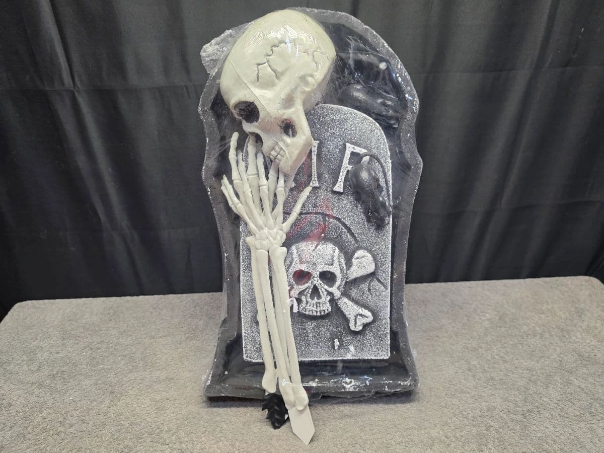 Incredible Halloween Sale!!! Costumes, Masks, Decorations, Yard Inflatable, Lights, Funko, Wreaths photo 7