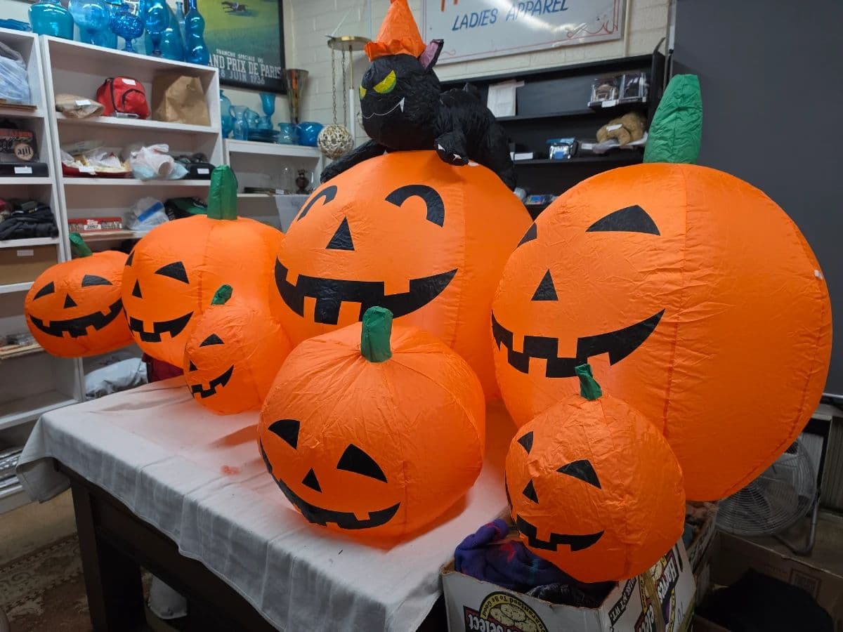 Incredible Halloween Sale!!! Costumes, Masks, Decorations, Yard Inflatable, Lights, Funko, Wreaths photo 1