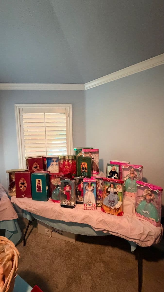 Barbie’s to Vinals to Stylish Home Treasures Estate Sale!! photo 4