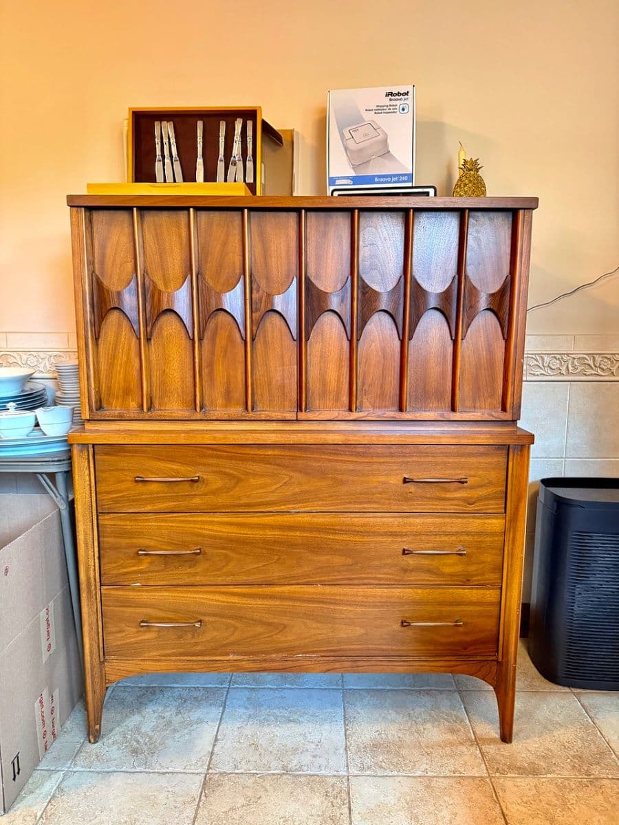 Mount Greenwood Estate sale photo 8