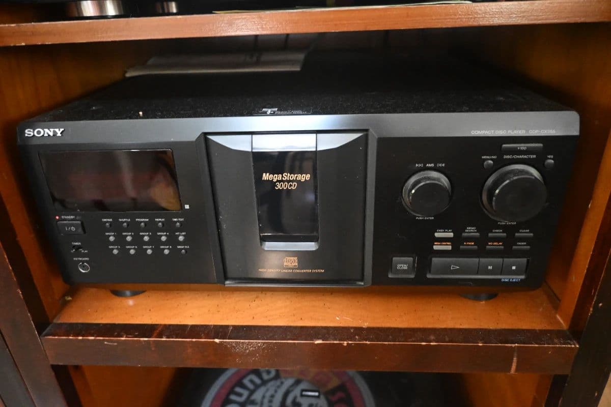 Hampton Bays IN PERSON SALE - MCM / Vintage Collectibles, Records, Clothing, Garden, Much More photo 6
