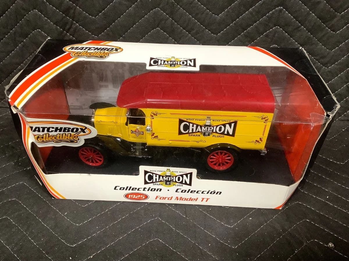 ONLINE ONLY AUCTION IN HOUSE SHIPPING photo 11