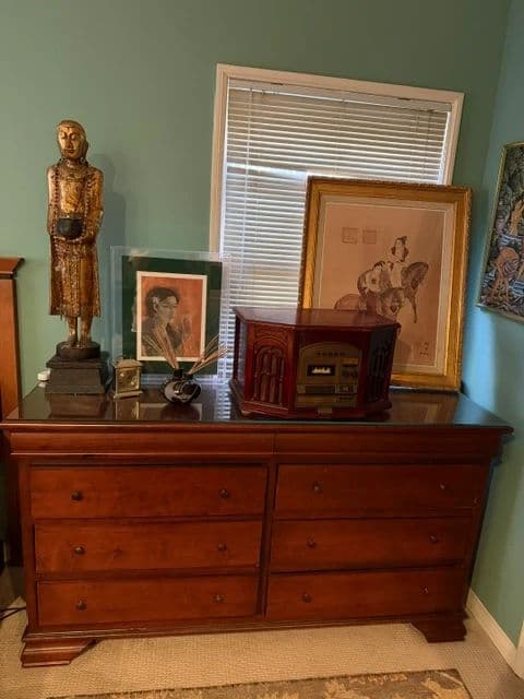 Packed Estate of Old Hollywood Vibe With Antiques and 100s of Vintage Items photo 7