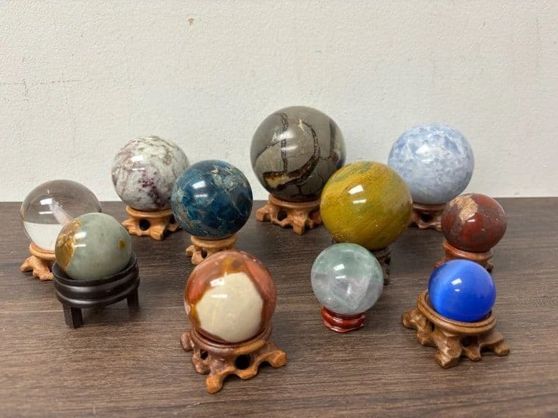 Collectibles, Art Glass, LOTR, Star Trek, Disney, Funko, Xbox, Crystals & Vintage Decor photo 4