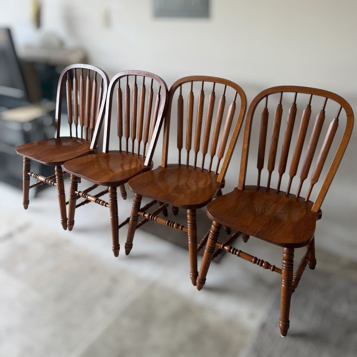 Downsizing Sale Featuring Quality Furniture + Decor  Online Auction photo 6