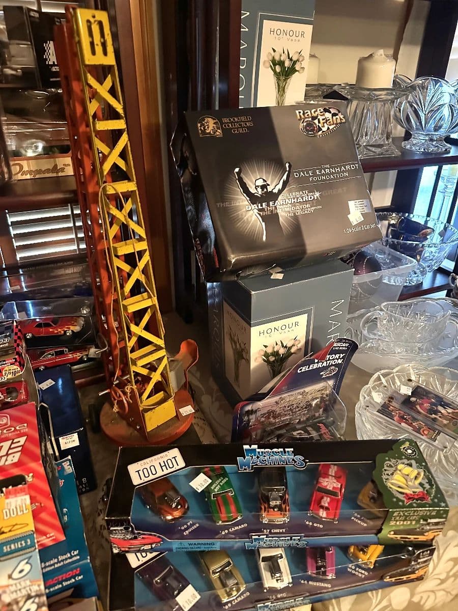 Shangri-L'AGAIN! Round 2 in Milwaukie Estate Sale! photo 11