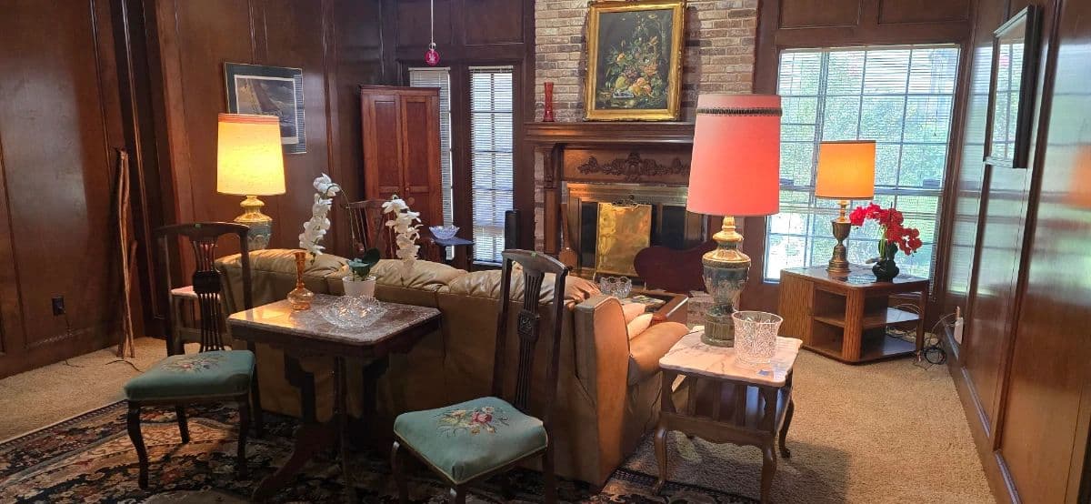 Olde Oaks Estate Sale - Blue Family photo 3