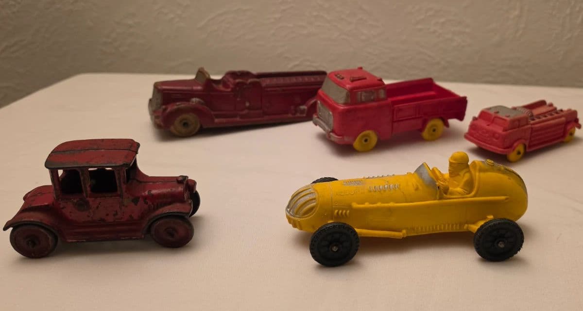 W.Toledo Mid-Century Ranch Estate Sale Art/Jwlry/Tools/Kit/Clothes/Furn  and More! photo 2