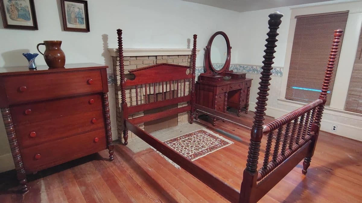 Historic Farmhouse Part 2 (NEW STUFF ! BEING ADDED DAILY Brought in from storage) photo 2