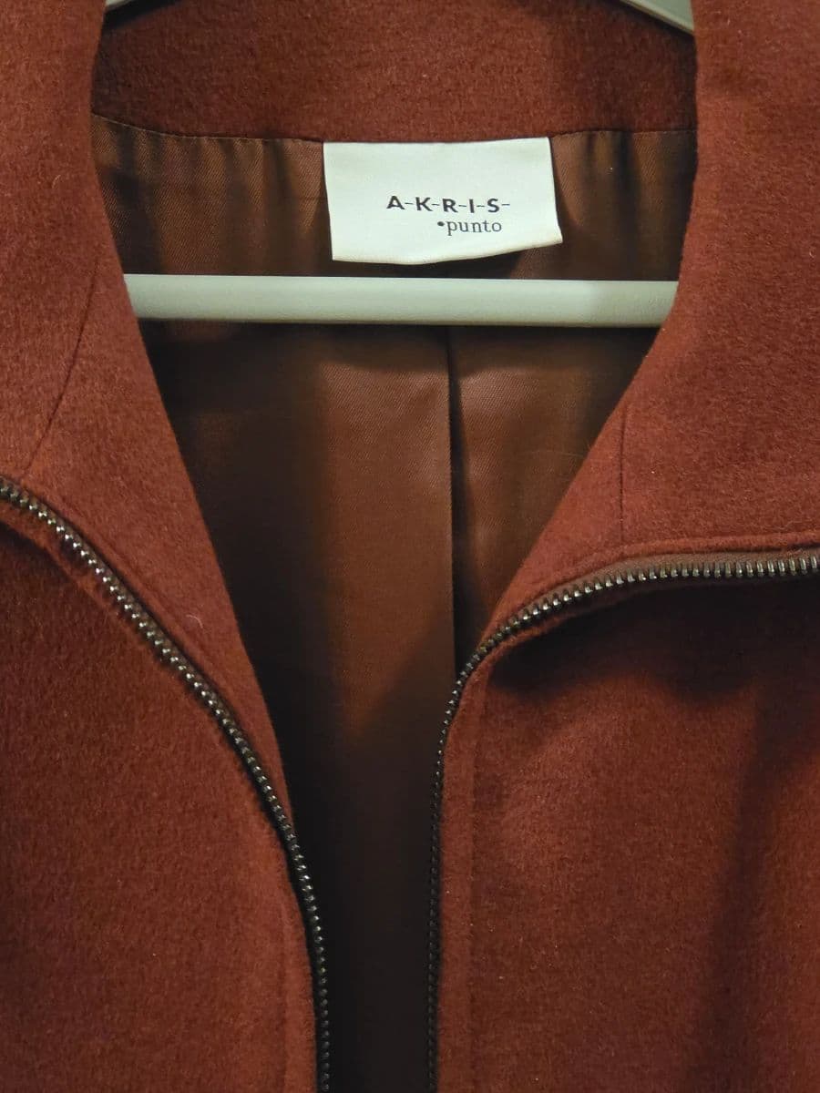 Cleveland Park Overflowing With Top-Tier Designer Clothing photo 7