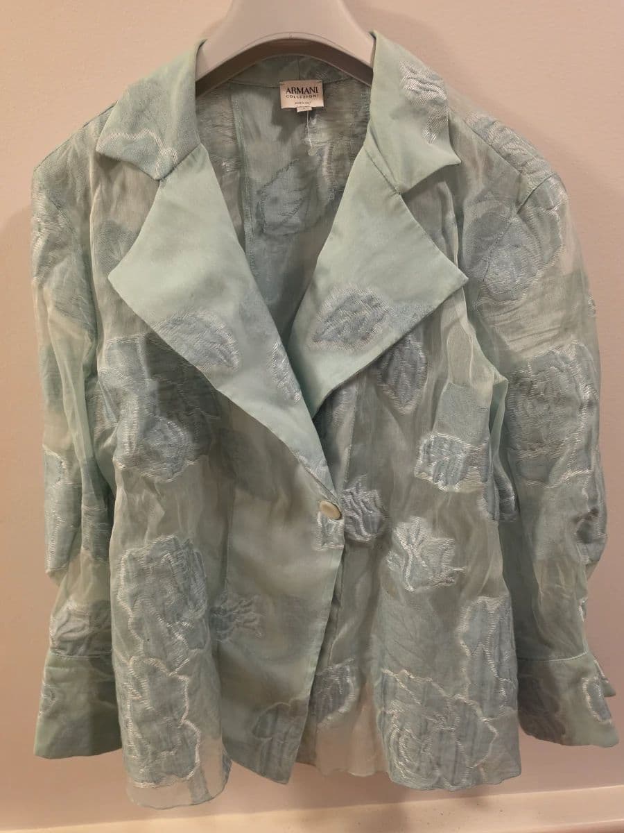 Cleveland Park Overflowing With Top-Tier Designer Clothing photo 10