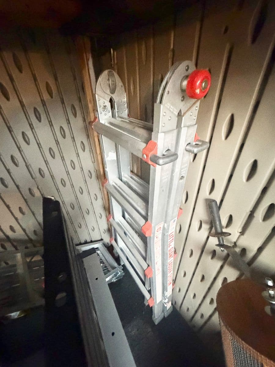 MASSIVE ESTATE SALE +PRESTIGIOUS HOME PACKED ++ 1000'S OF TOOLS! ESTATE HOME ALSO FOR SALE! photo 12