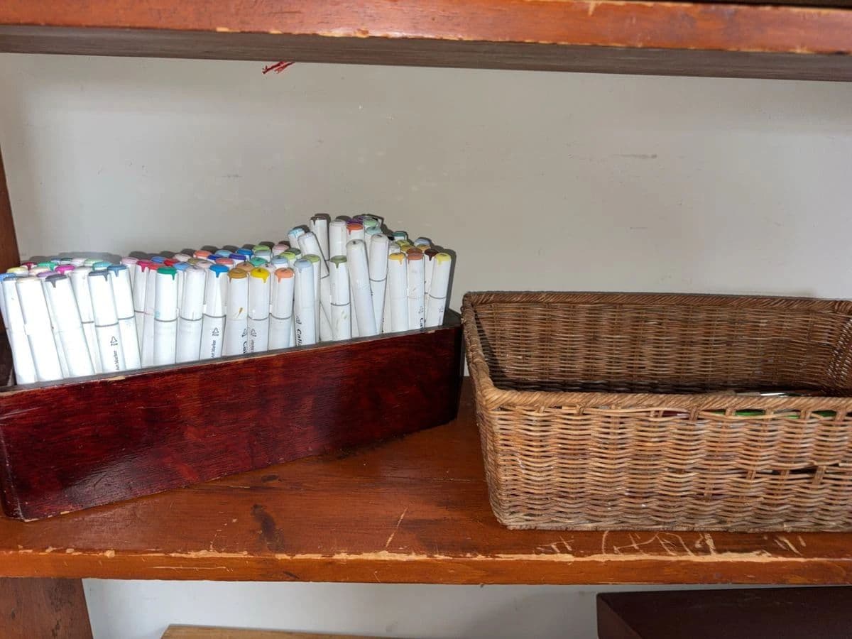 A-Mill Artist Lofts Estate Auction | Roseville Pottery, Sterling Jewelry, Art Supplies & Vintage photo 10