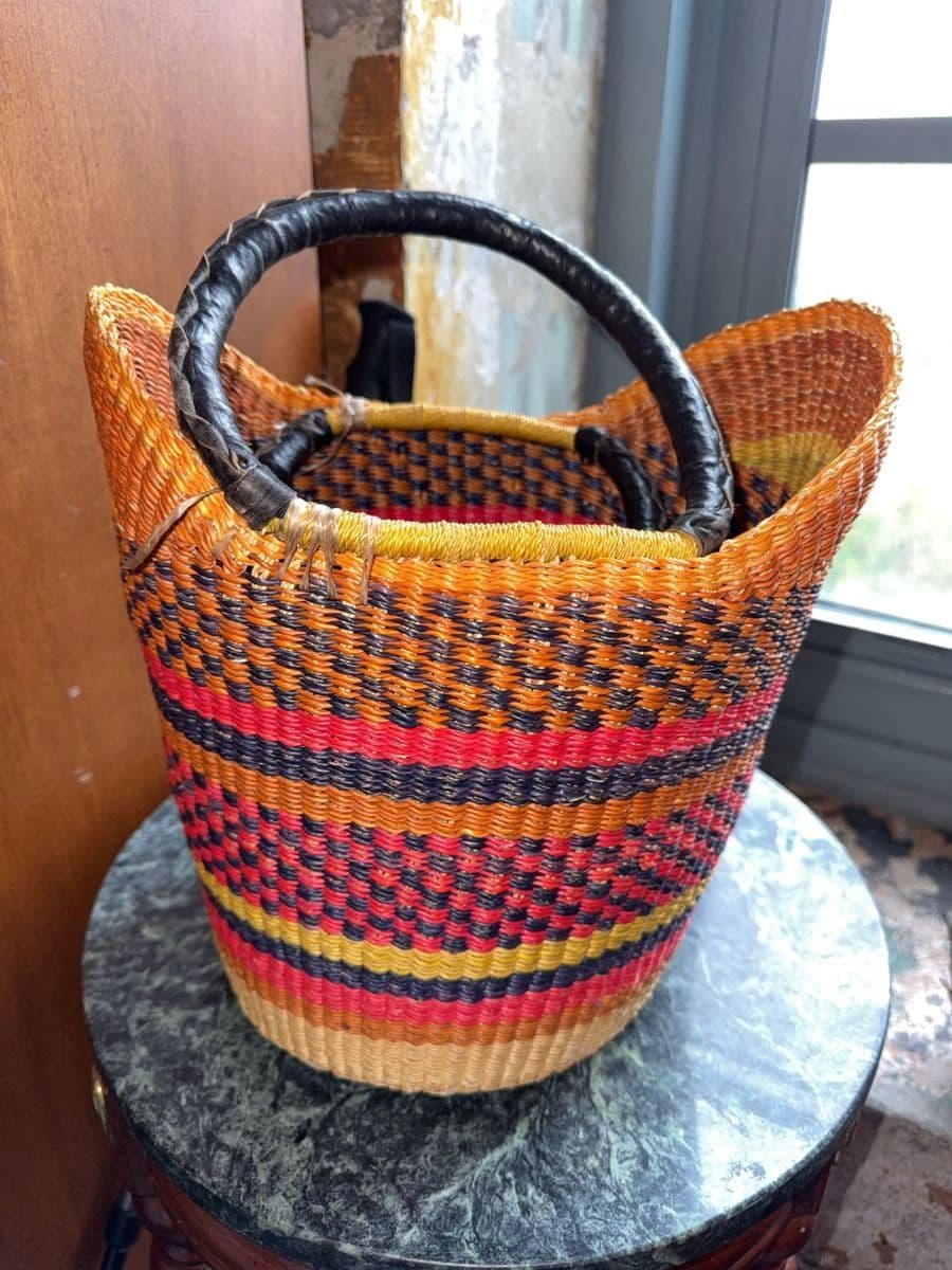 A-Mill Artist Lofts Estate Auction | Roseville Pottery, Sterling Jewelry, Art Supplies & Vintage photo 7