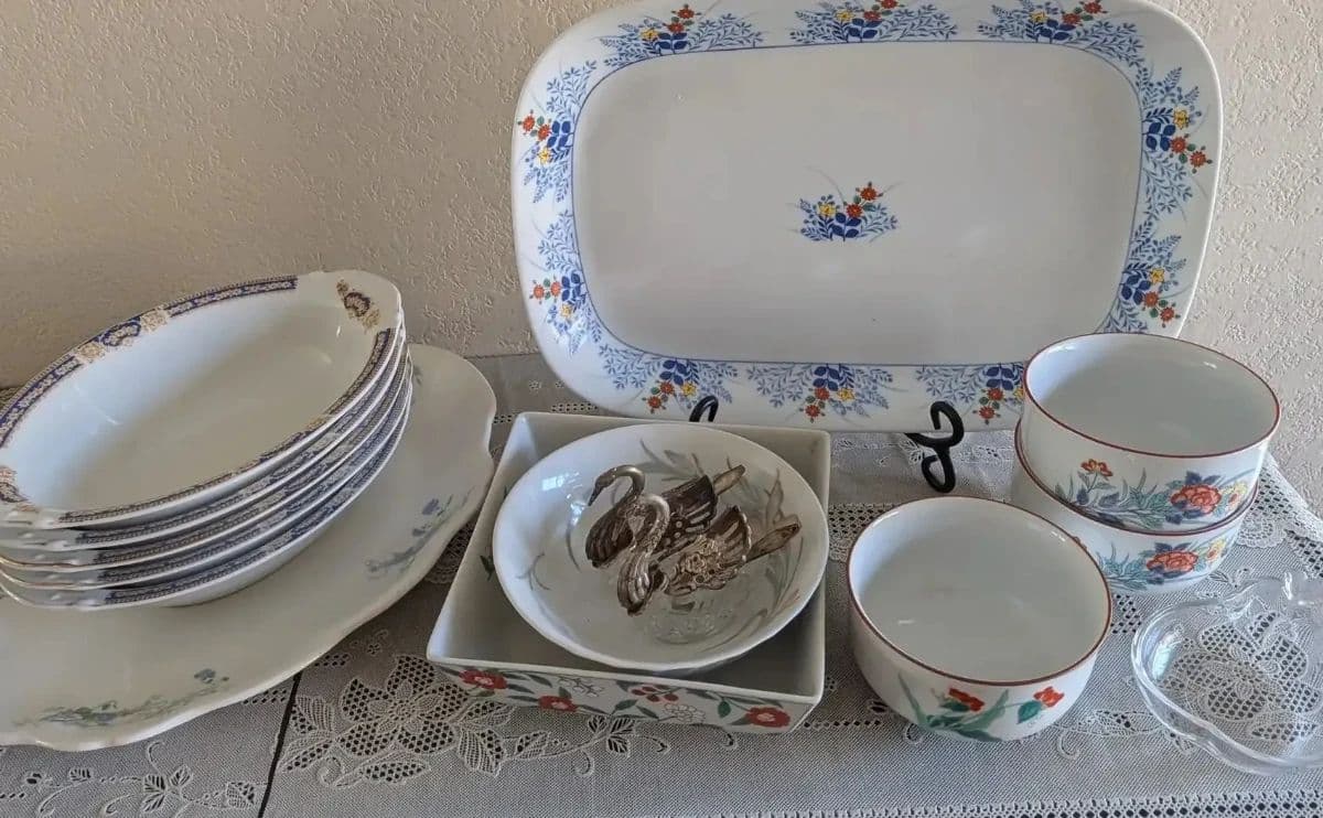 Japanese Estate Sale: Art, Dolls, Lacquerware, Tools and More - Bidding ends 10/13 photo 9