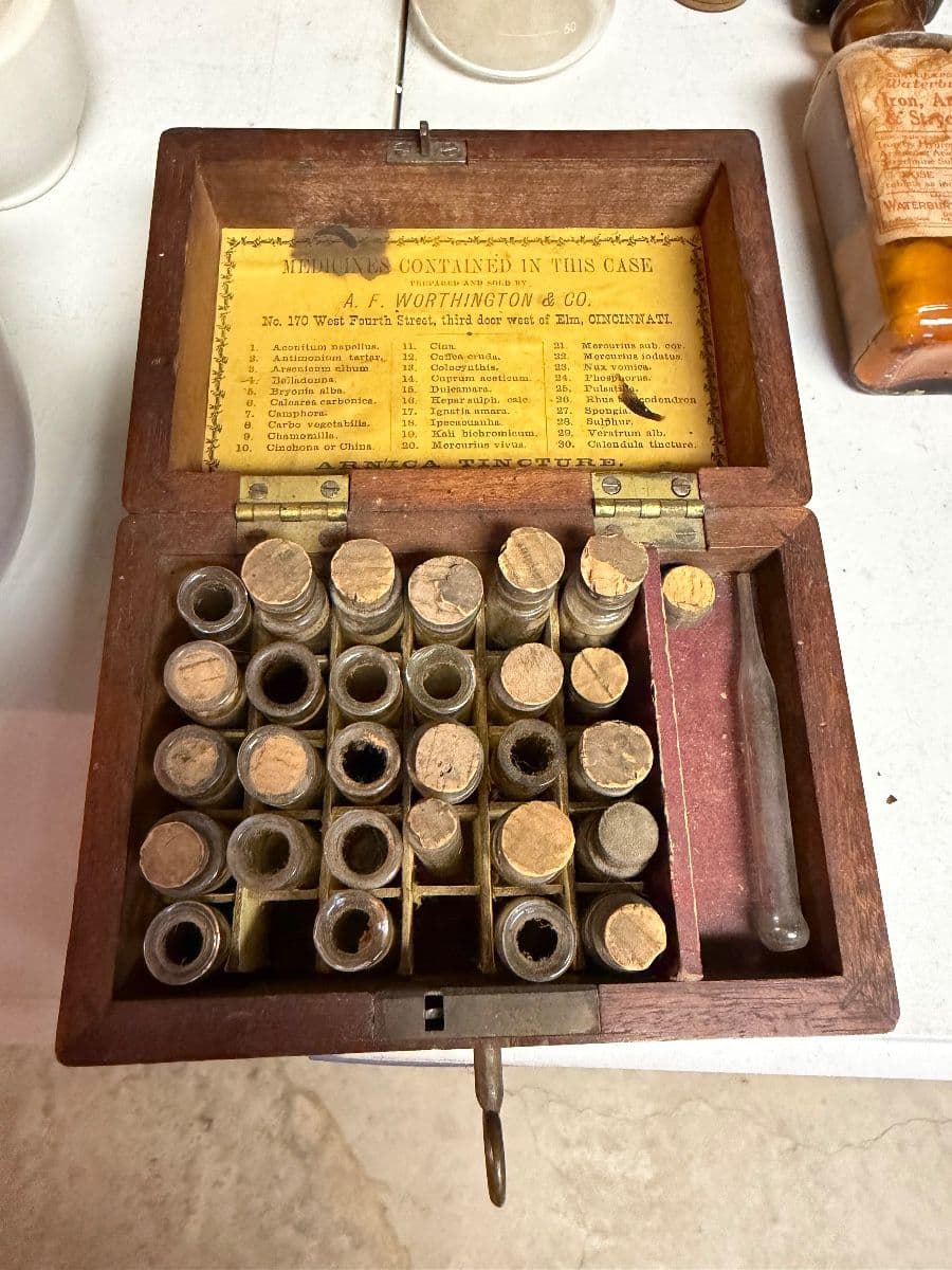 Historic Mariemont Sale full of Antiques Vintage photo 3