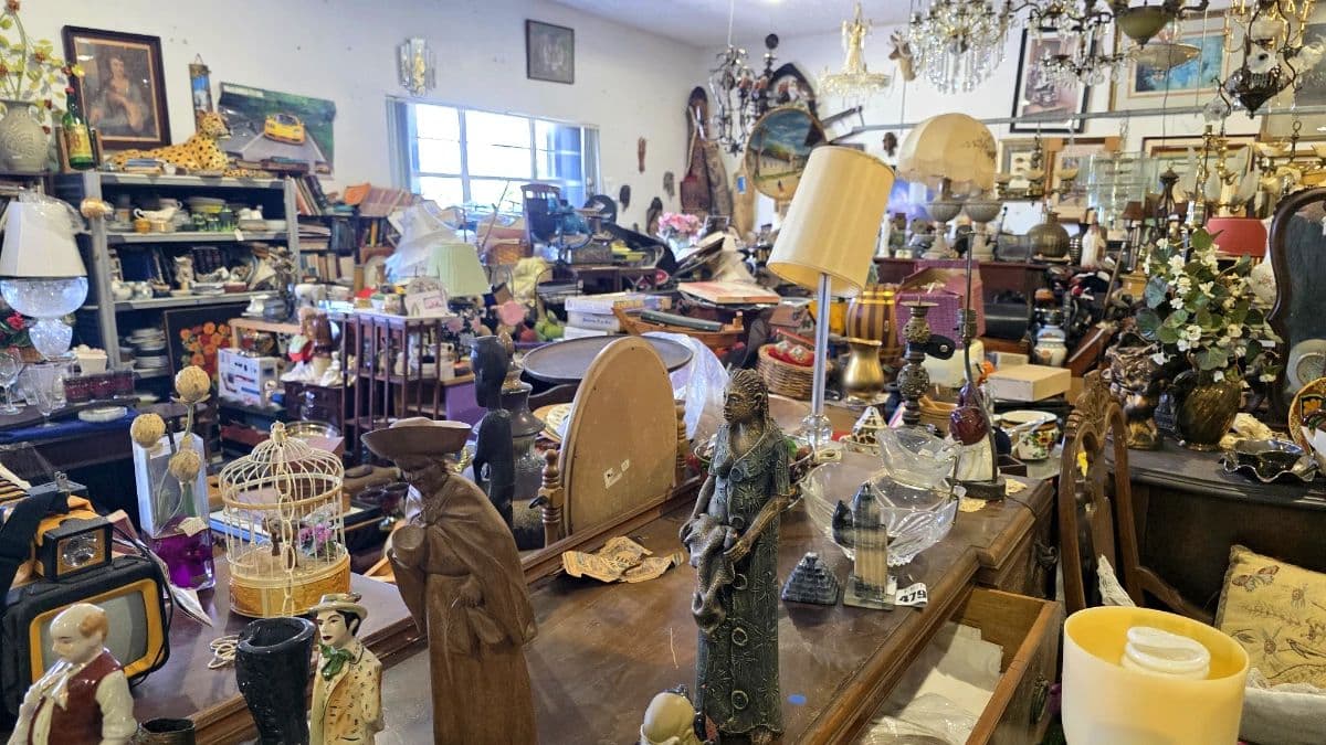 MASSIVE Antique Store Liquidation Live Cash & Carry Sale photo 1