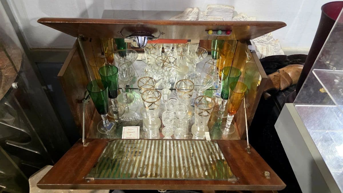 MASSIVE Antique Store Liquidation Live Cash & Carry Sale photo 10