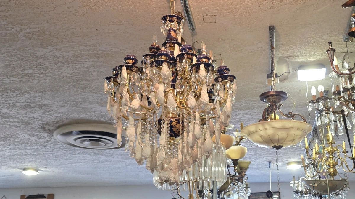 MASSIVE Antique Store Liquidation Live Cash & Carry Sale photo 2