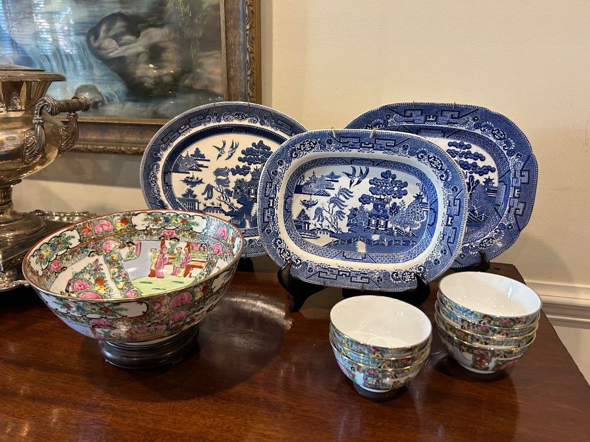 GILDED NEST IN VININGS WITH A STUNNING COLLECTION OF EXCEPTIONAL FINDS! photo 2