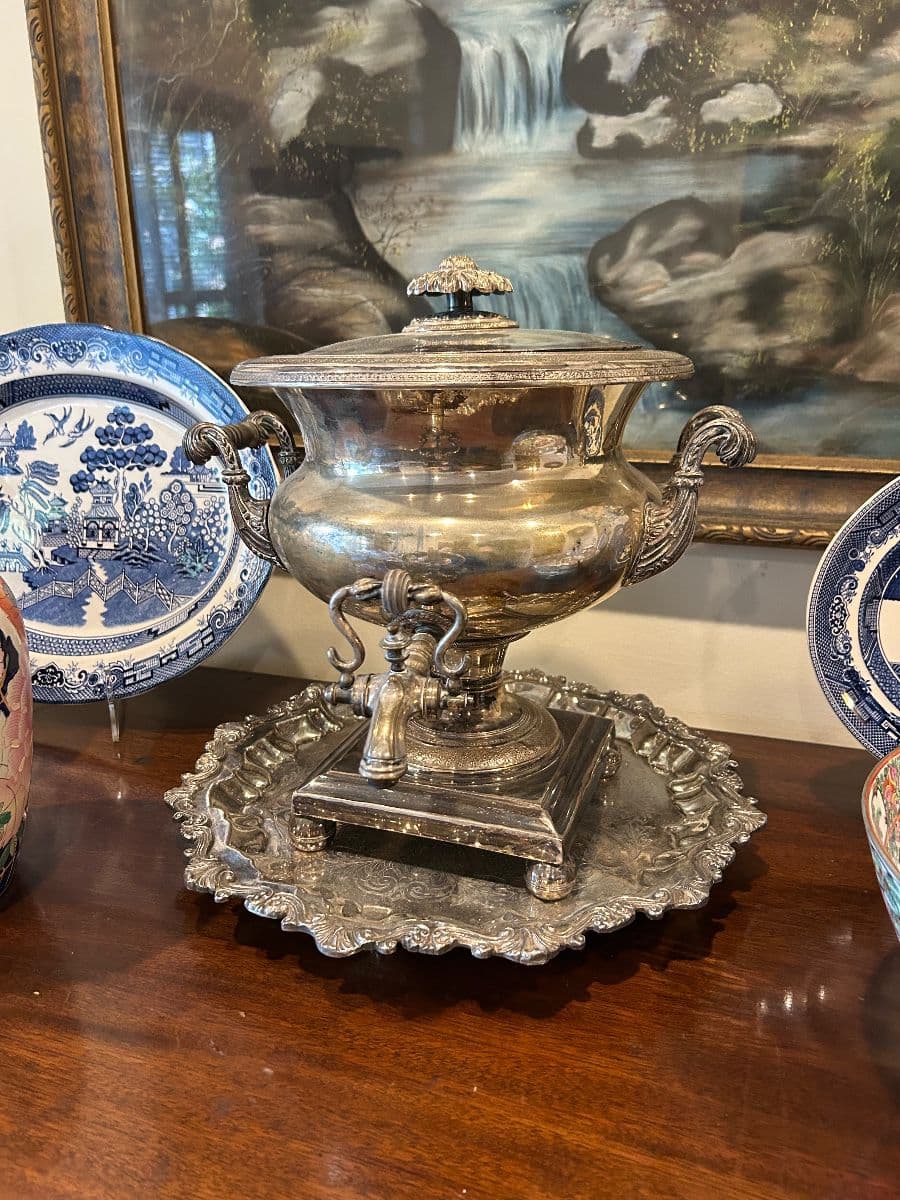 GILDED NEST IN VININGS WITH A STUNNING COLLECTION OF EXCEPTIONAL FINDS! photo 3