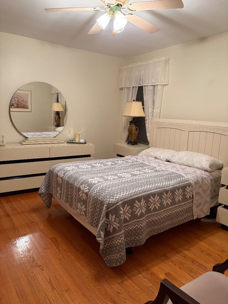 West Ridge Chicago Estate Sale photo 3