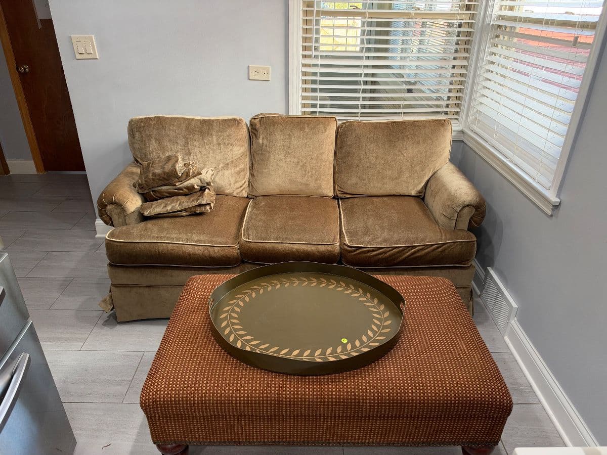 West Ridge Chicago Estate Sale photo 2