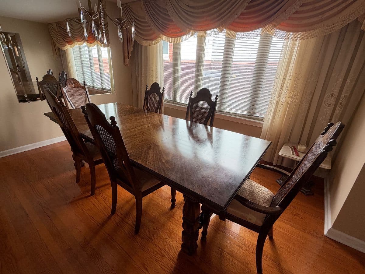 West Ridge Chicago Estate Sale photo 1