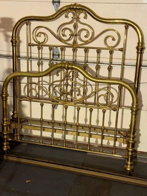Antiques & Collectibles Auction photo 2