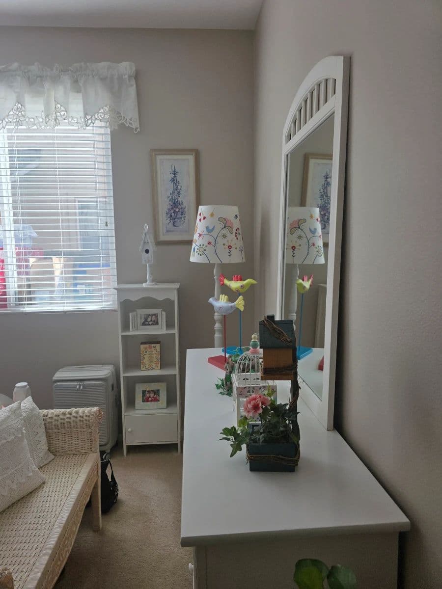 AZ Lee Estate Sales  - Elegant Findings photo 1