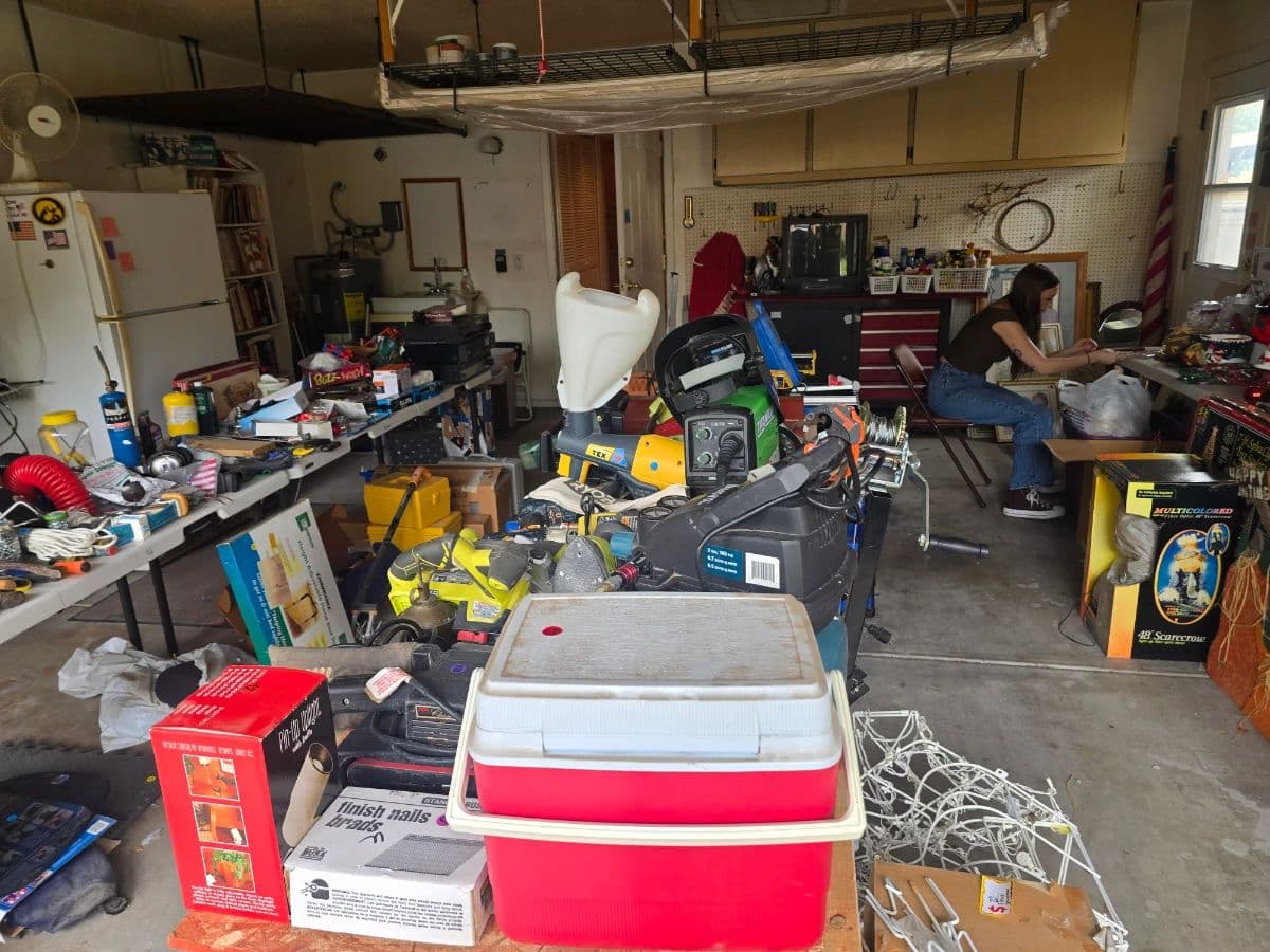 Husband and wife estate sales photo 10