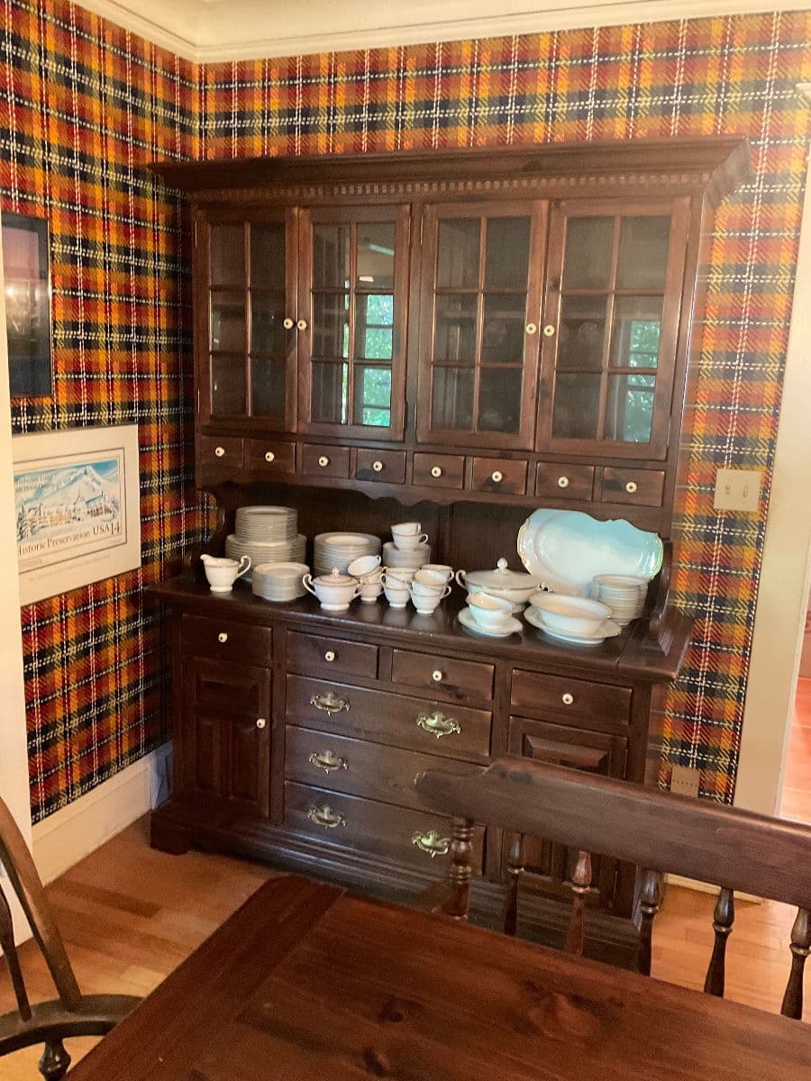 Irvington estate sale photo 9
