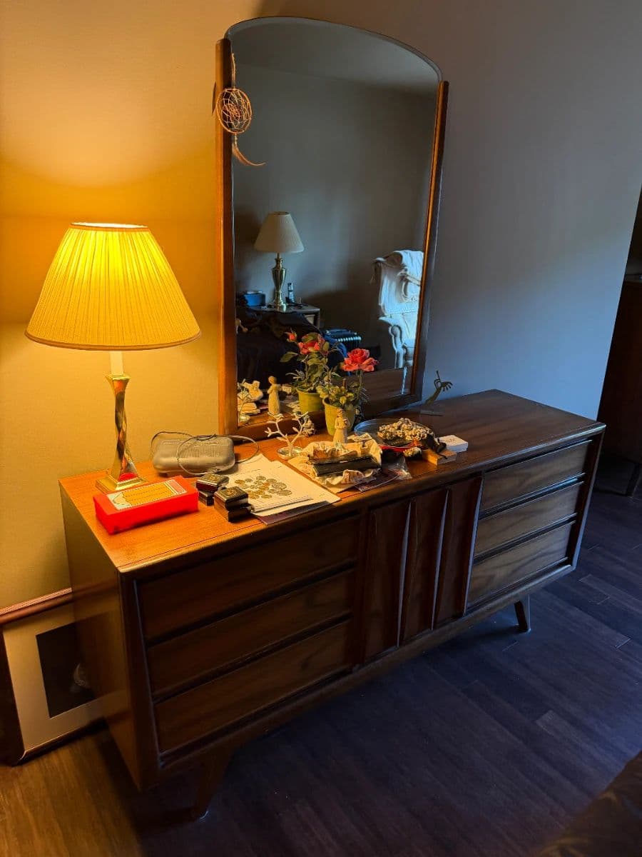 Wonderful Woodridge! MCM Furniture, Vintage Toys, Atari, Fine Dining, Holiday Decor and more! photo 7