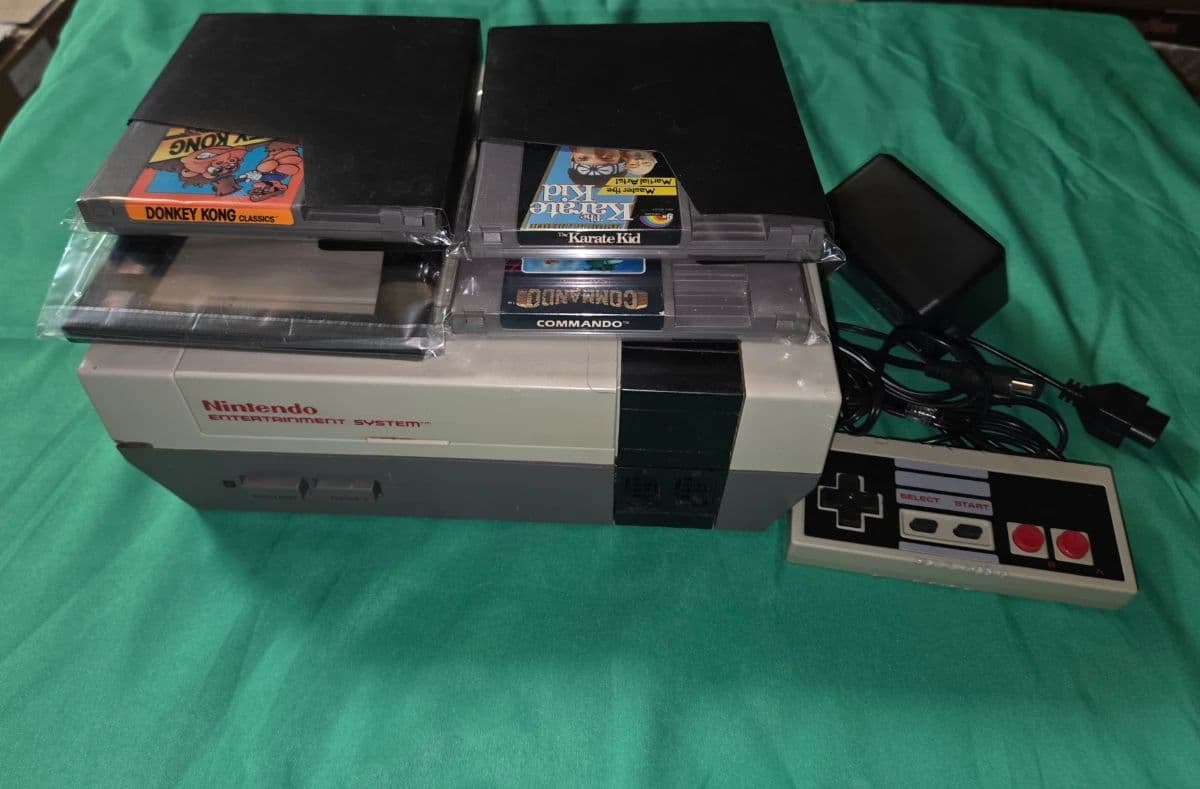 Nintendo NES, Jewelry, Sports Cards, Coins, Purses, Collectibles, Vintage, Sports Memorabilia photo 1