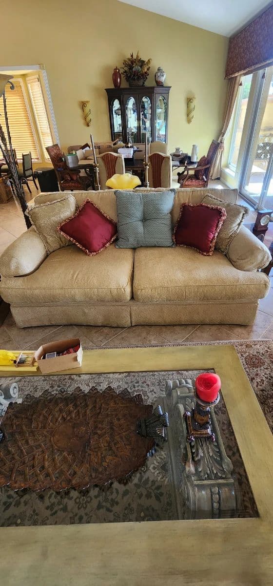 Gated Community home full of elegant home decor & well kept furnishings! photo 11