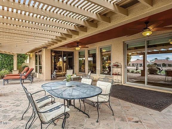 Gated Community home full of elegant home decor & well kept furnishings! photo 8