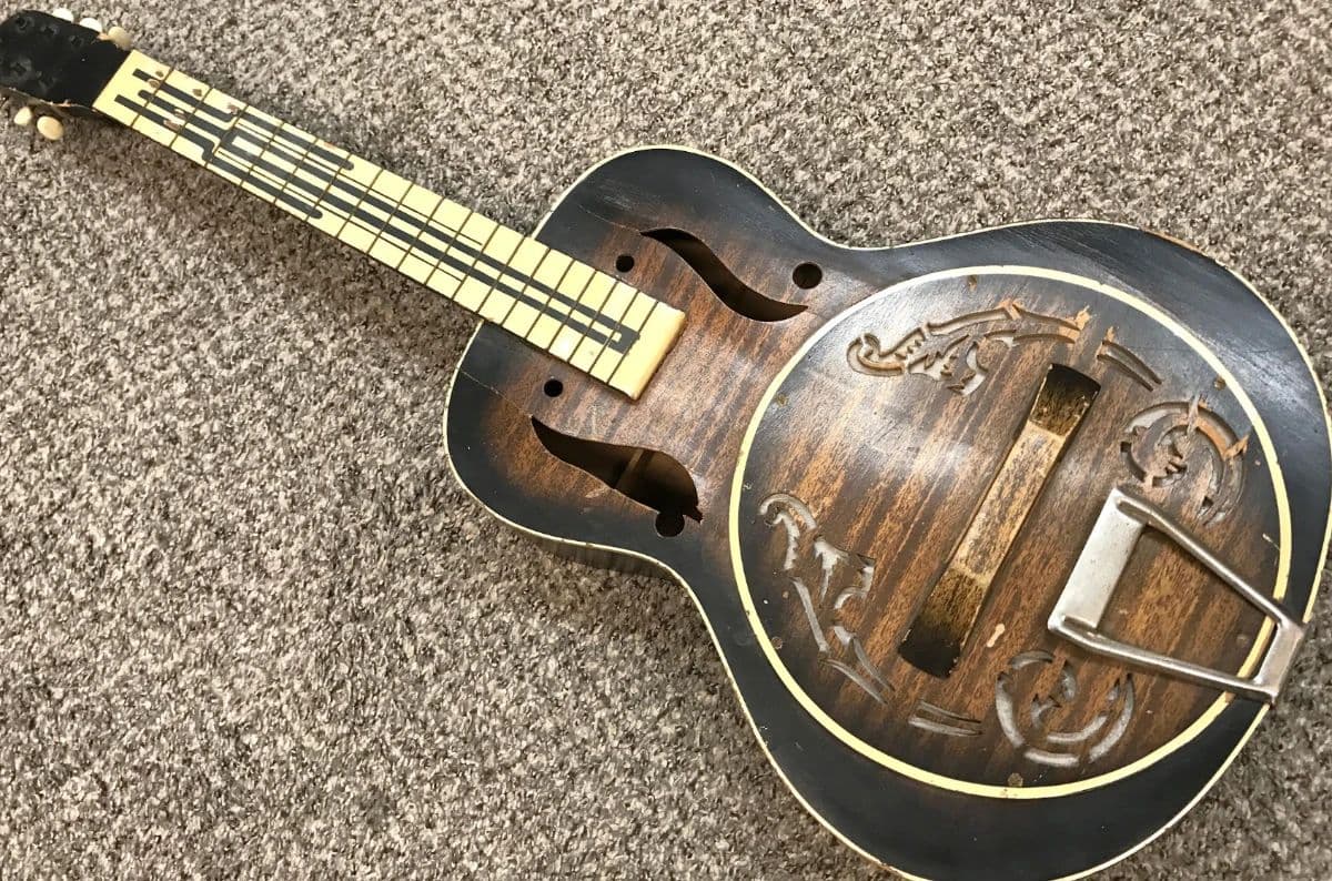 BIDWELLS FALL FAVORITES ESTATE SALE photo 2