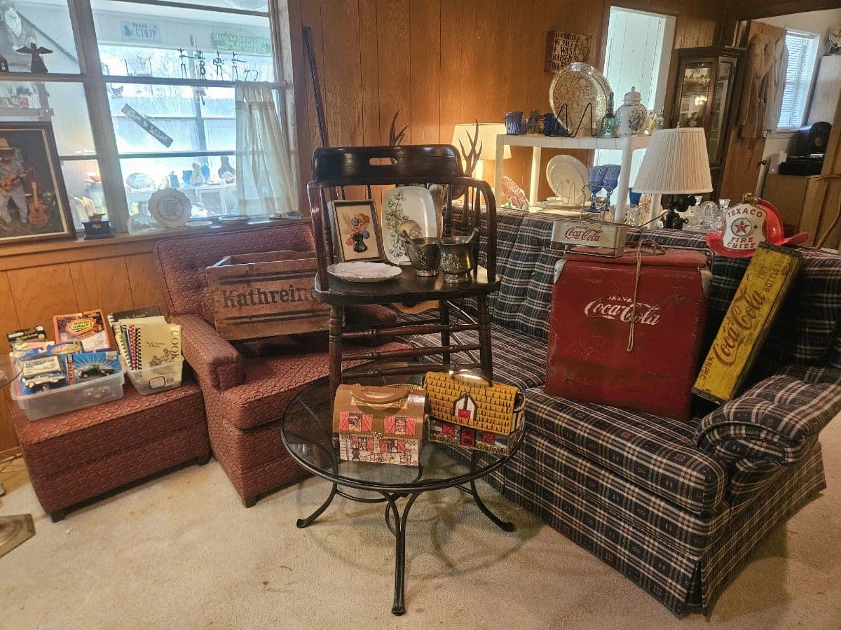 VINTAGE BANGER - a ton of Vaseline Glass, vintage Tonka Toys, Sports Memorabilia, Custom Jewelry photo 9