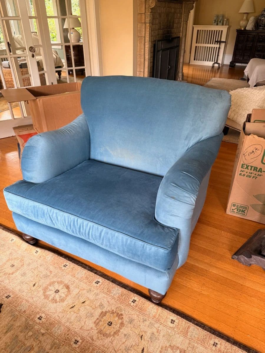 Luxury finds in Leschi - Furniture, Louis Vuitton, Hermes, Tiffany and more! photo 6