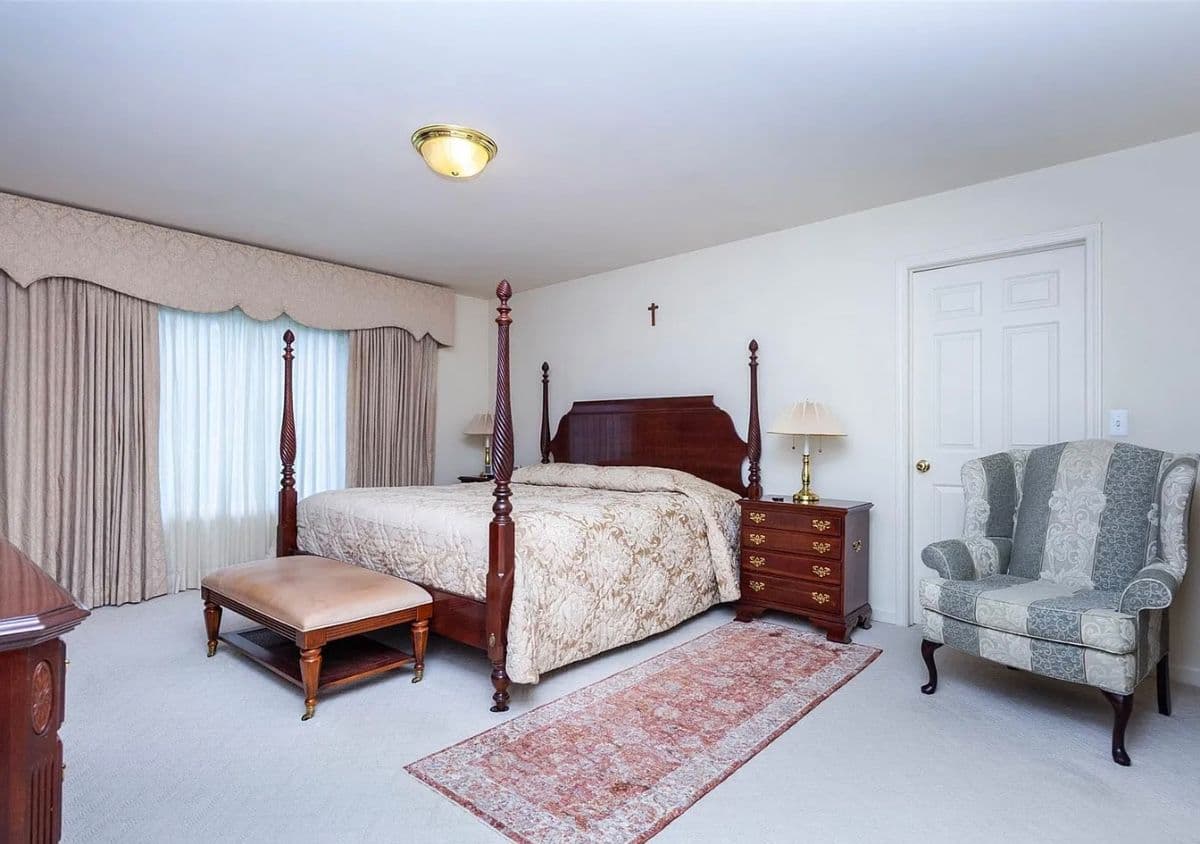 ONE DAY ONLY!!! HIGH END FURNITURE & DECOR! ETHAN ALLEN, GORMAN’S HENREDON & MORE! DON’T MISS IT! photo 9
