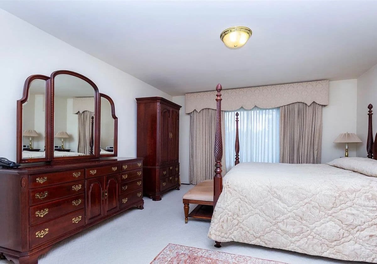 ONE DAY ONLY!!! HIGH END FURNITURE & DECOR! ETHAN ALLEN, GORMAN’S HENREDON & MORE! DON’T MISS IT! photo 11
