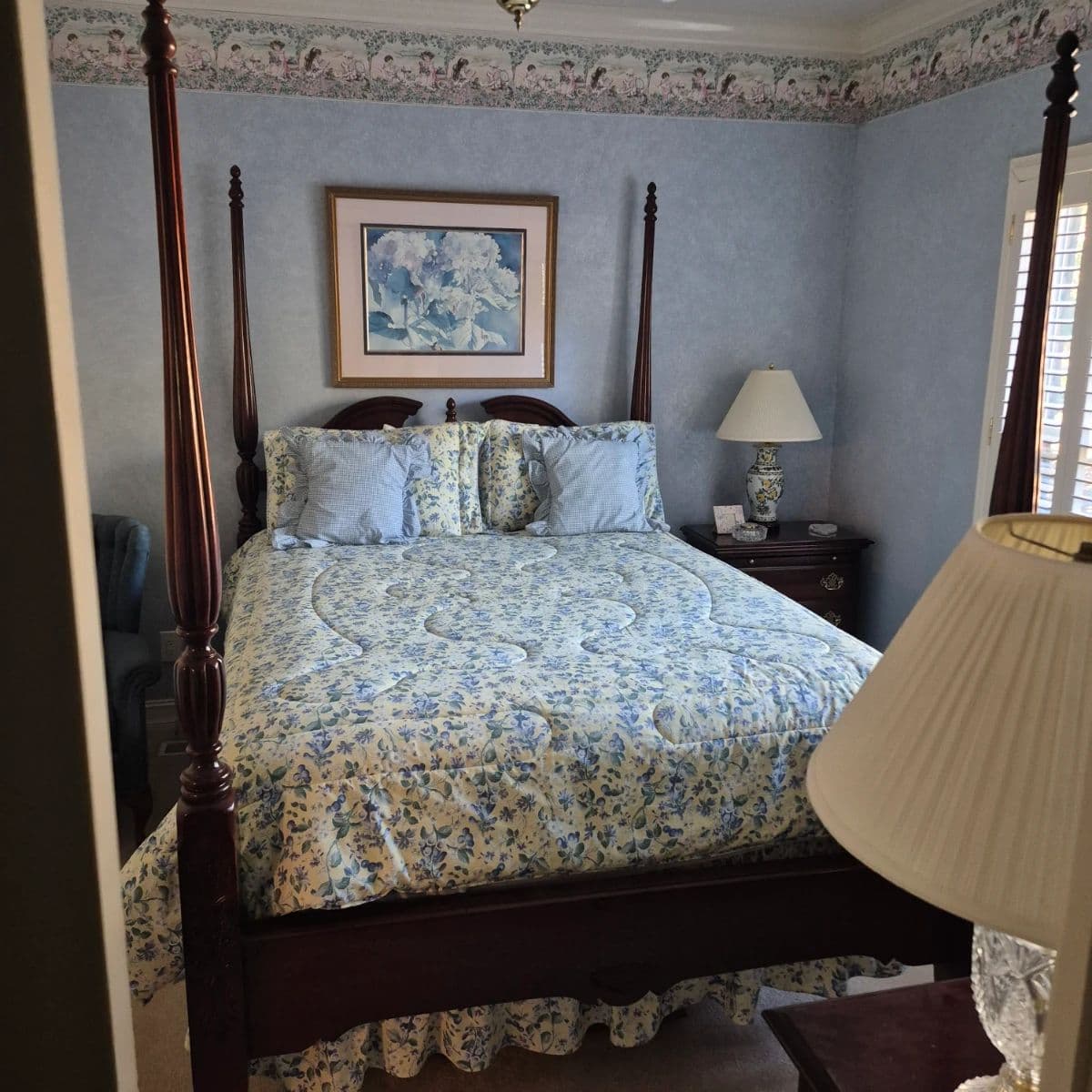 HAVEN AT CARROLLTON BEAUTY! LOTS OF FURNITURE, MCM, GOLF. POOL TABLE, CHRISTMAS, DECOR! photo 2