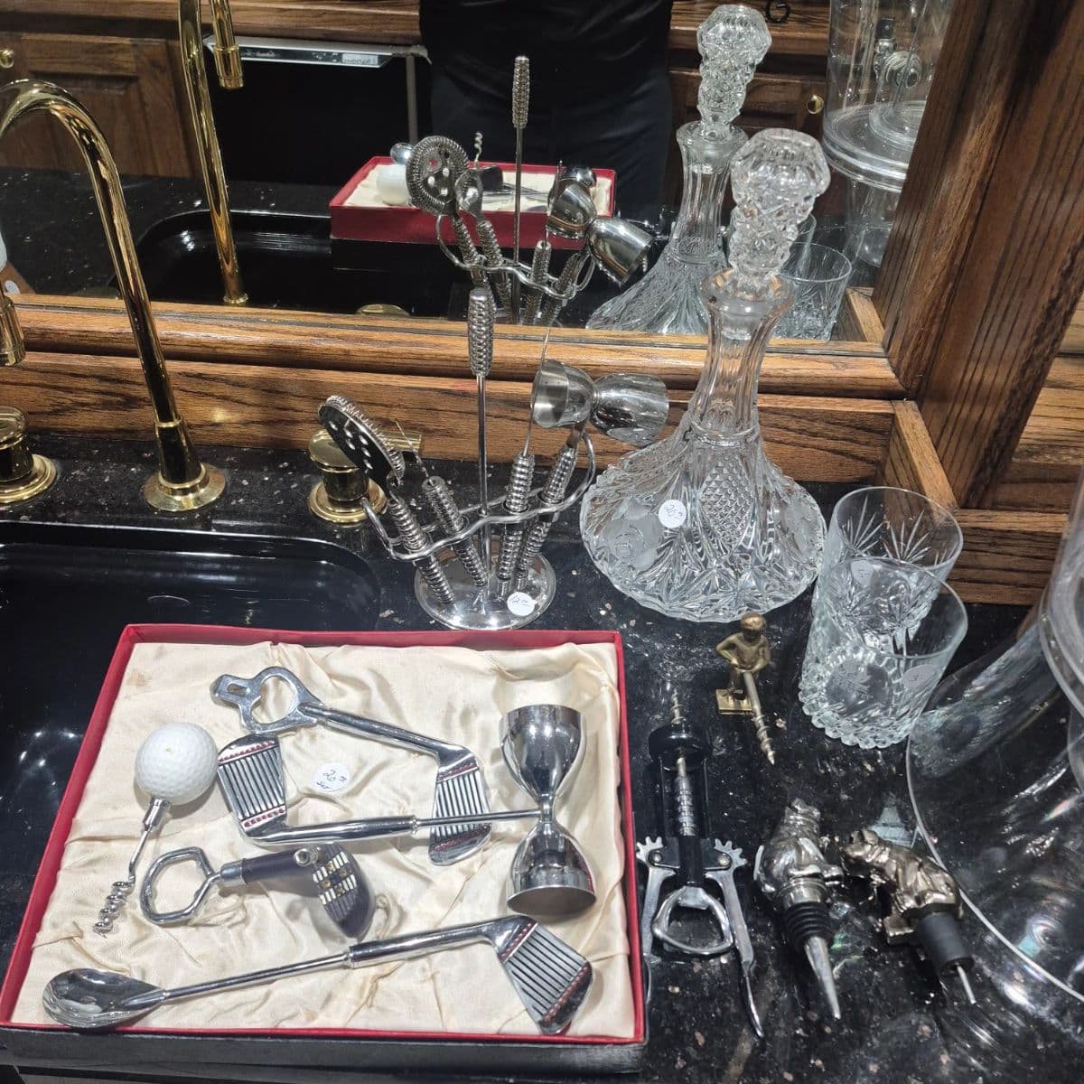 HAVEN AT CARROLLTON BEAUTY! LOTS OF FURNITURE, MCM, GOLF. POOL TABLE, CHRISTMAS, DECOR! photo 9