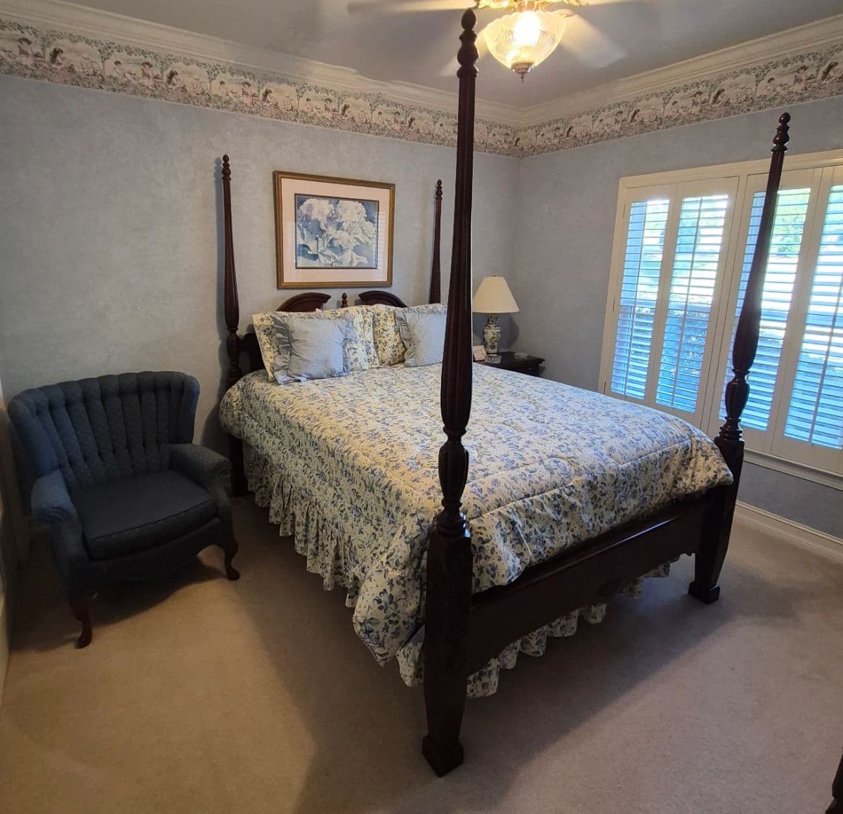 HAVEN AT CARROLLTON BEAUTY! LOTS OF FURNITURE, MCM, GOLF. POOL TABLE, CHRISTMAS, DECOR! photo 1