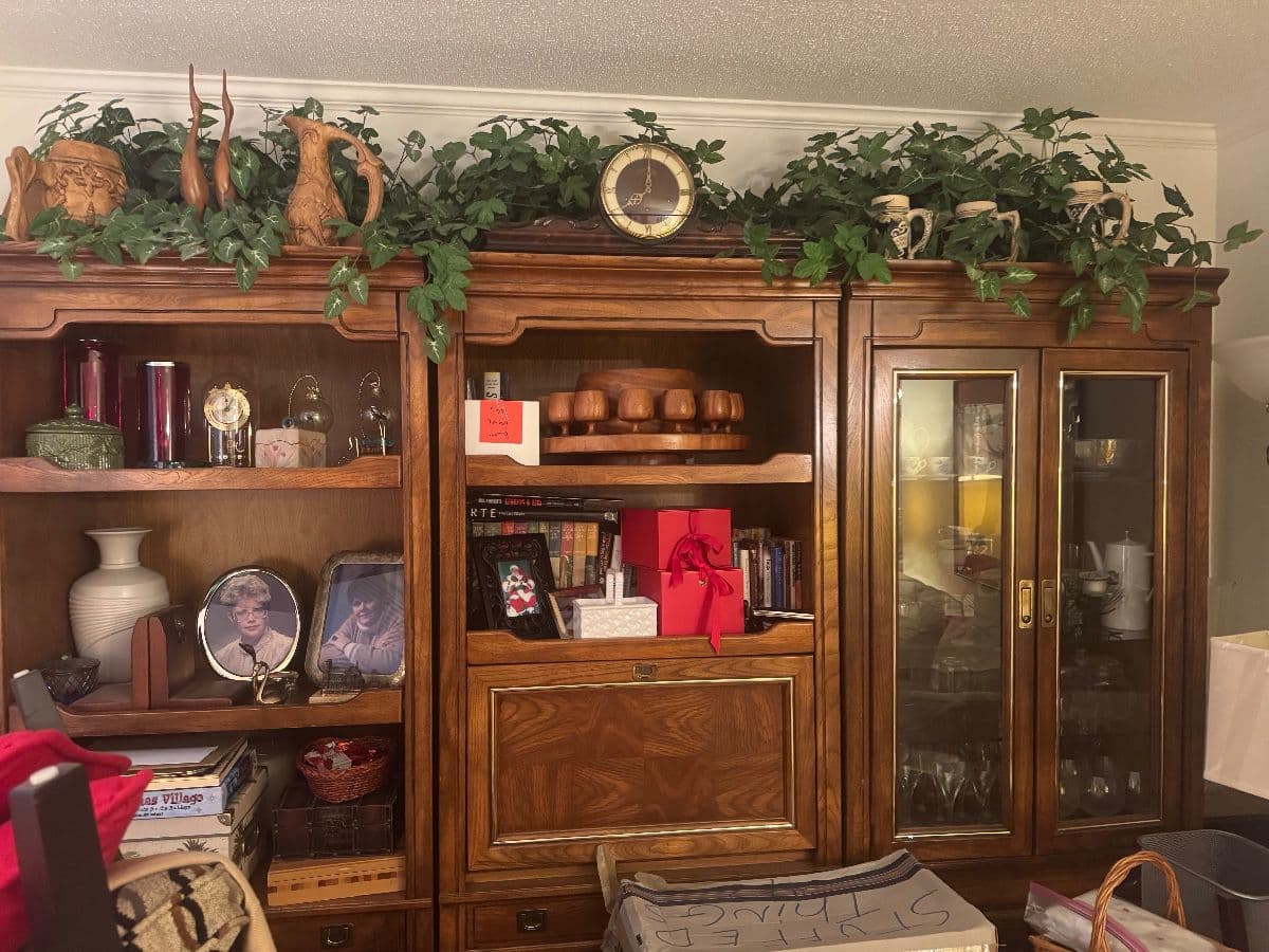 Mike D Estates / Home full of Furnishings / collectibles / Antiques / photo 12