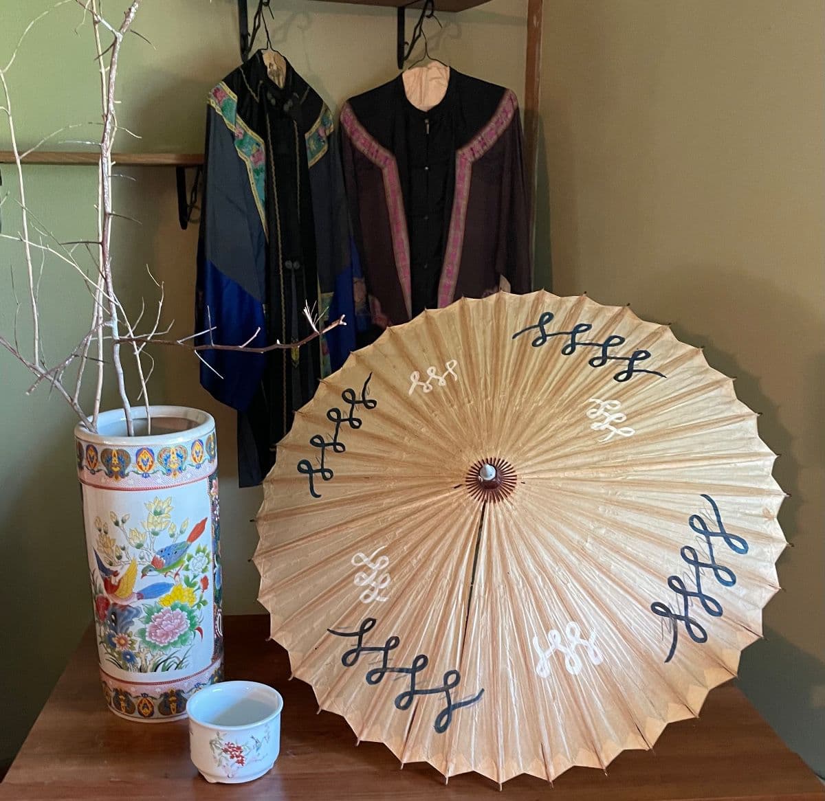 Hummingbird Estate Sale in Plainfield! Vintage Treasures! photo 5