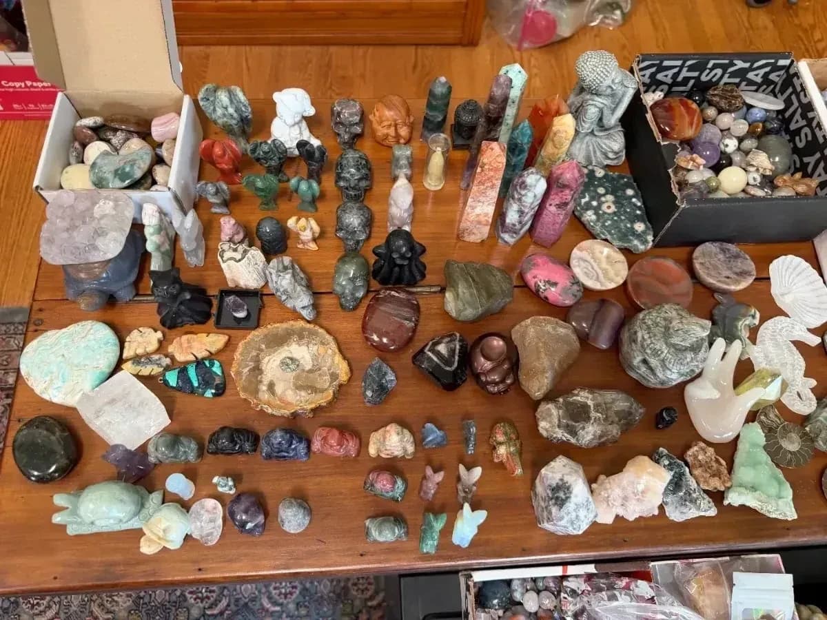 A MOMENT IN TIME - North Aurora #1 - Overflowing house CRYSTALS Jewelry Toys COME READY TO DIG! photo 1