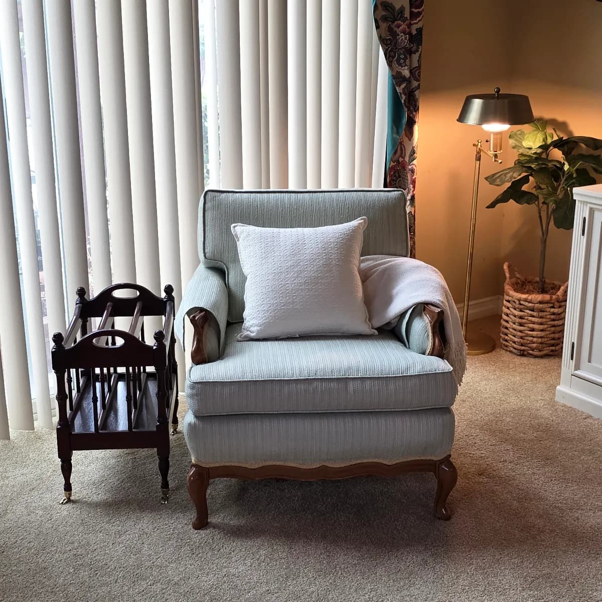 Fullerton Estate Sale | Vintage Furniture, Lladró, WWII Photos, China, Crystal & More photo 1